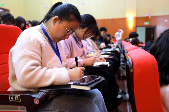 C:\Users\remoteapp\Pictures\1113学代会4.jpg