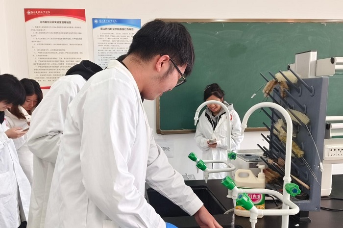 图片3.jpg 图片3.jpg