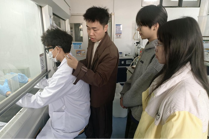 图片3.jpg 图片3.jpg