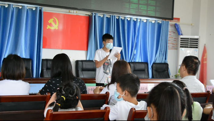 \\tsclient\G\稿件\2020.7.16小我融入大我，青春献给祖国；决战脱贫攻坚，投身强国伟业——眉山药科职业学院2020年“三下乡”之关爱丹棱县五龙村留守儿童“七彩假期”暑假班正式开班\图为留守儿童代表刘欧亚发言.png