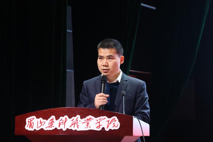 C:\Users\Administrator\Desktop\图片13.jpg