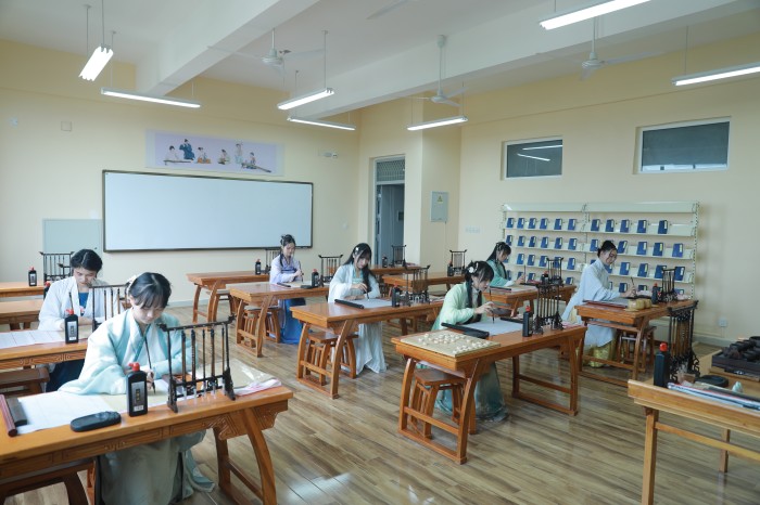 图片16-国学礼仪体验区.jpg
