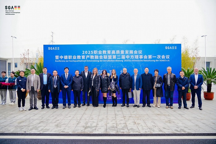 e665c104af938e2f31b68bfb5ce079f1.jpg e665c104af938e2f31b68bfb5ce079f1.jpg