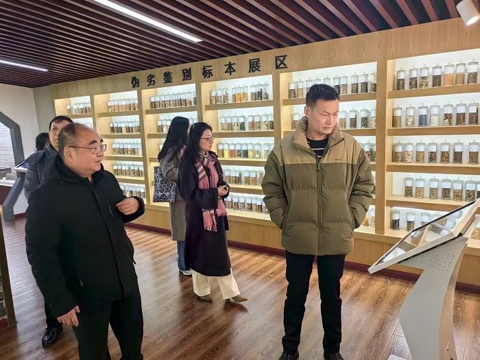 36b69ae1081672300e543f9c790ed02e.jpg 36b69ae1081672300e543f9c790ed02e.jpg