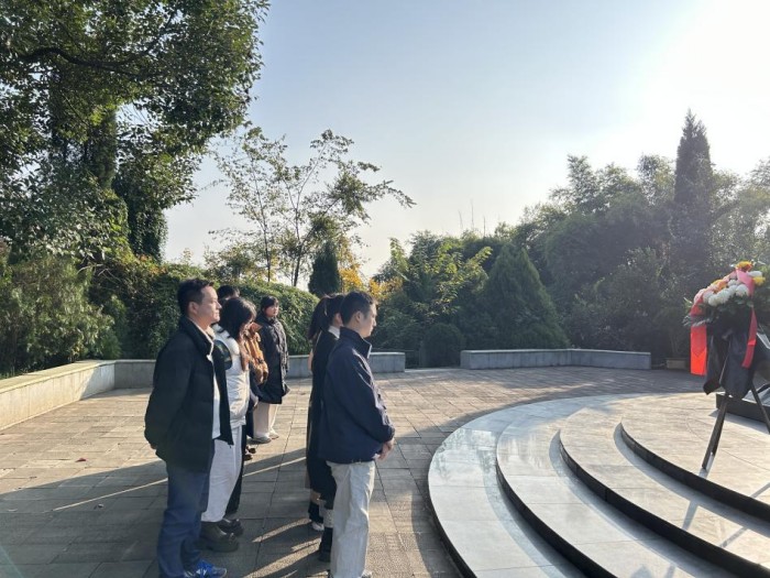 图片5.jpg 图片5.jpg