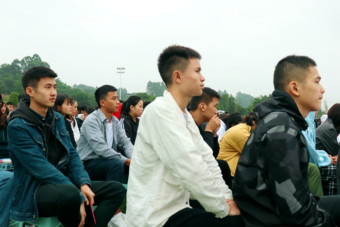\\tsclient\E\1012开学典礼11.JPG \\tsclient\E\1012开学典礼11.JPG