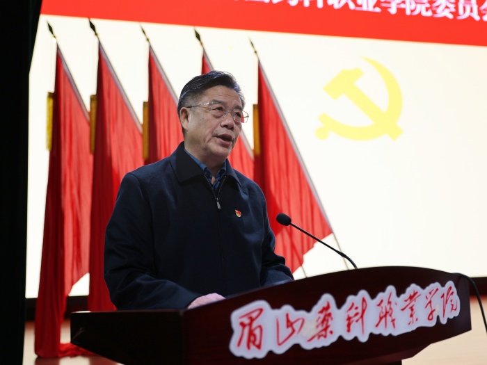 曹启富.jpg 曹启富.jpg