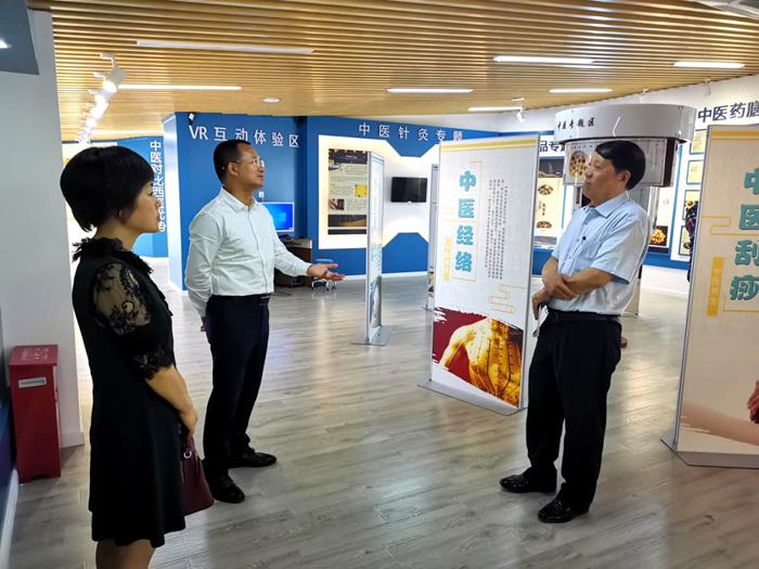 C:\Users\remoteapp\Pictures\医技学院\专家进校园图片3.png C:\Users\remoteapp\Pictures\医技学院\专家进校园图片3.png