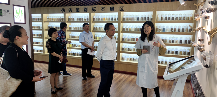 C:\Users\remoteapp\Pictures\医技学院\专家进校园图片2.png C:\Users\remoteapp\Pictures\医技学院\专家进校园图片2.png