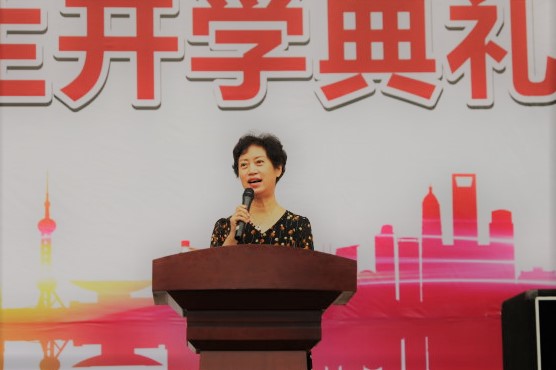 老教师代表.jpg 老教师代表.jpg