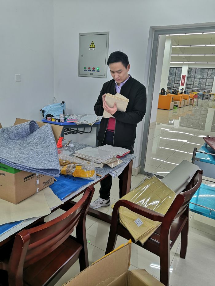 清点物资.jpg 清点物资.jpg