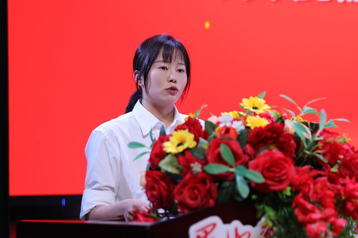 药学院辅导员何茂苓.JPG 药学院辅导员何茂苓.JPG