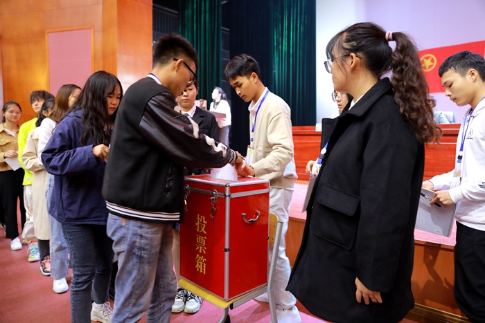 C:\Users\remoteapp\Pictures\1113学代会5.jpg C:\Users\remoteapp\Pictures\1113学代会5.jpg