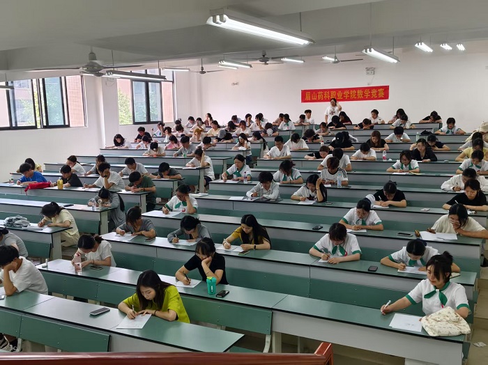 竞赛现场1.JPG 竞赛现场1.JPG