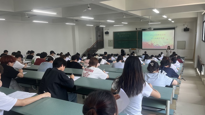 竞赛现场4.jpg 竞赛现场4.jpg