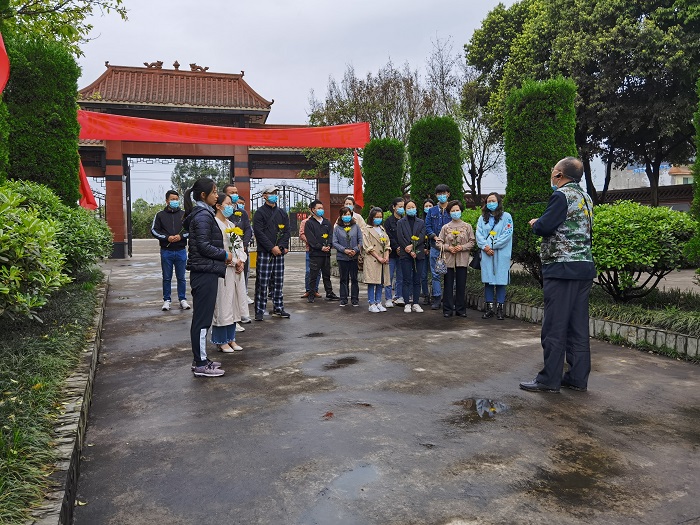 C:\Users\remoteapp\Pictures\药学院面试\0401交流学习\教务处\2021双选会\讲解.jpg C:\Users\remoteapp\Pictures\药学院面试\0401交流学习\教务处\2021双选会\讲解.jpg