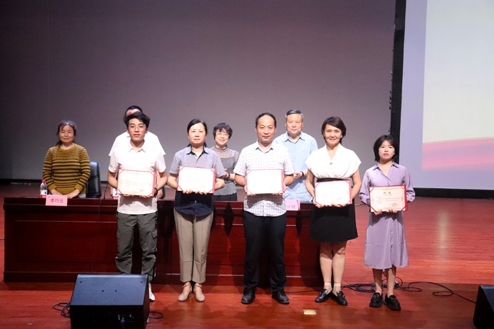 C:\Users\remoteapp\Pictures\学校章程14页\0603青马3.jpg C:\Users\remoteapp\Pictures\学校章程14页\0603青马3.jpg