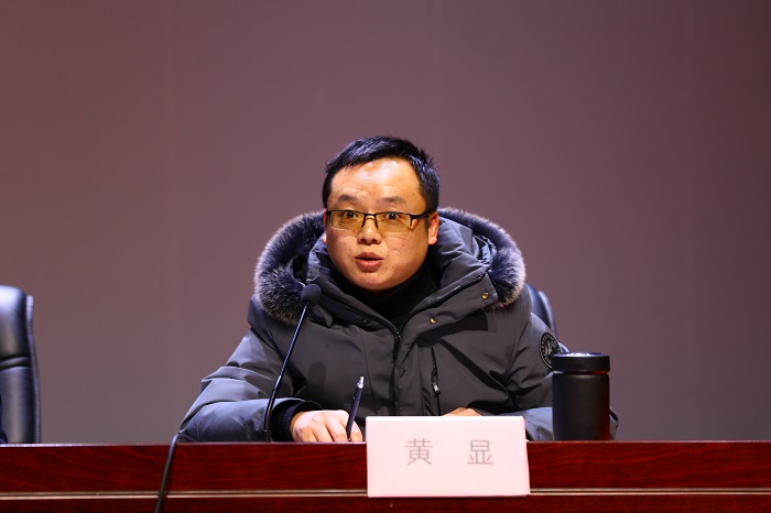 \\tsclient\E\年终总结大会\黄显助理.JPG \\tsclient\E\年终总结大会\黄显助理.JPG