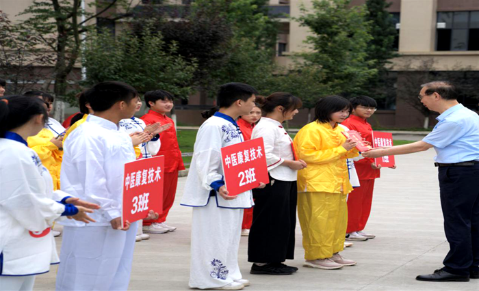 C:\Users\remoteapp\Pictures\医技学院\技能大赛颁奖2.png C:\Users\remoteapp\Pictures\医技学院\技能大赛颁奖2.png