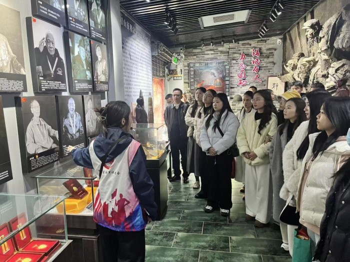 图片3.jpg 图片3.jpg
