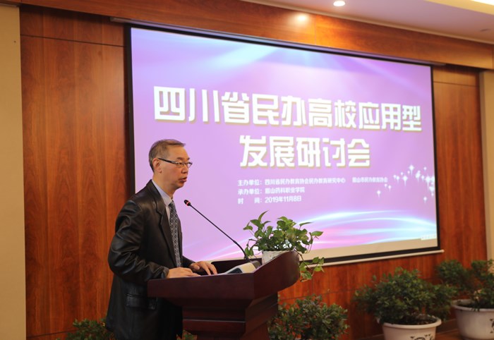 曾校.jpg 曾校.jpg