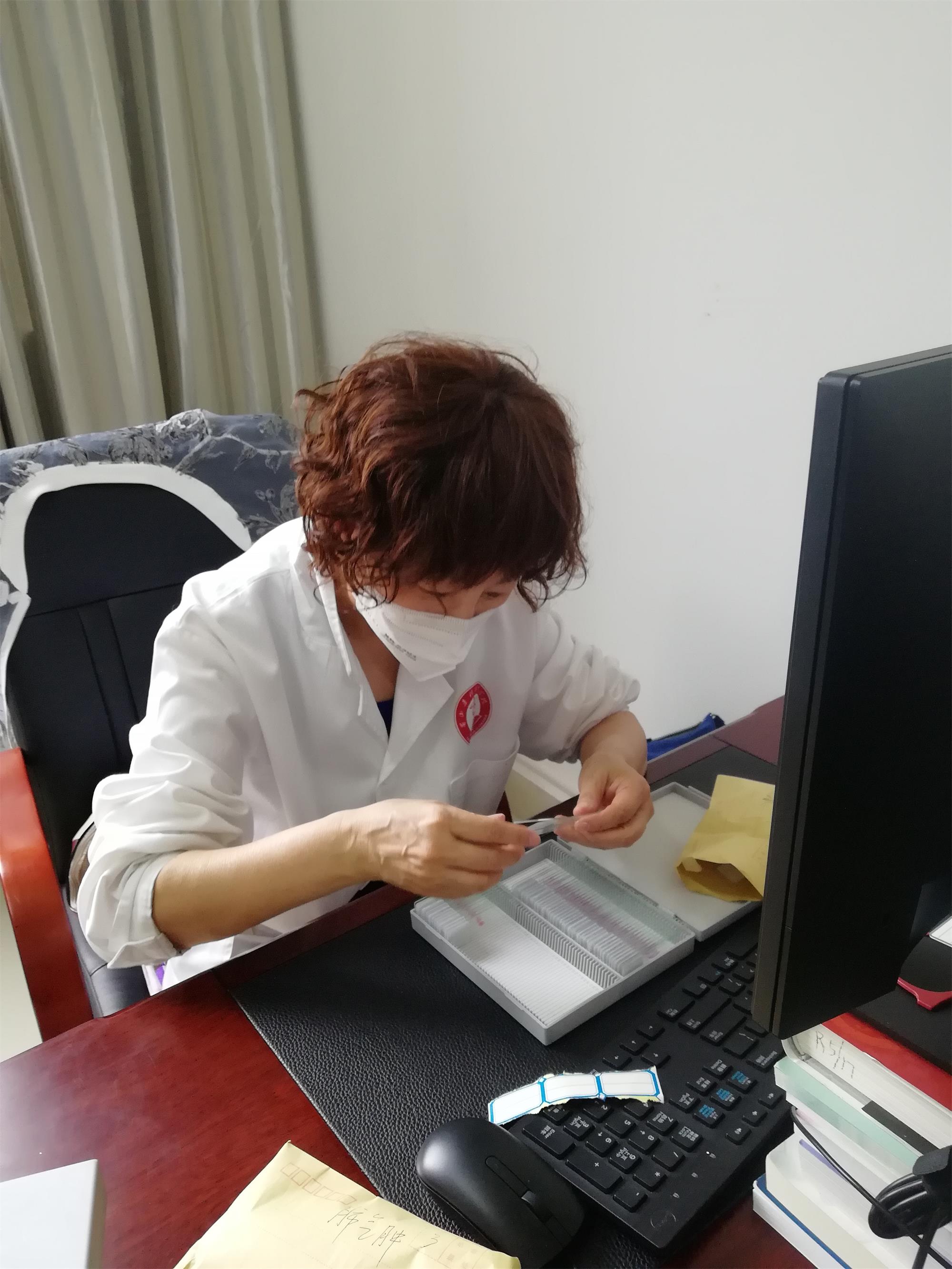 \\tsclient\I\稿件\2020年\5月\基础医学部\苗维纳(1).jpg \\tsclient\I\稿件\2020年\5月\基础医学部\苗维纳(1).jpg