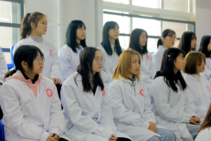 C:\Users\Public\Pictures\Sample Pictures\1126签约4.jpg C:\Users\Public\Pictures\Sample Pictures\1126签约4.jpg