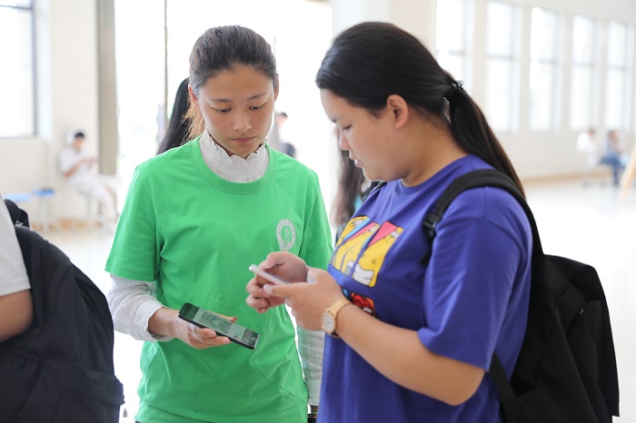 微信扫码网上报到.JPG 微信扫码网上报到.JPG