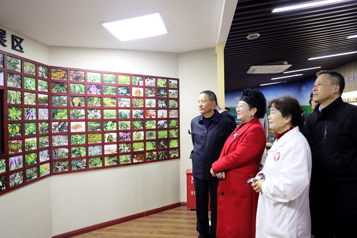 \\tsclient\E\1026参观11.JPG \\tsclient\E\1026参观11.JPG