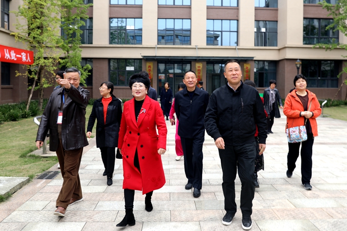 \\tsclient\E\1026参观13.JPG \\tsclient\E\1026参观13.JPG