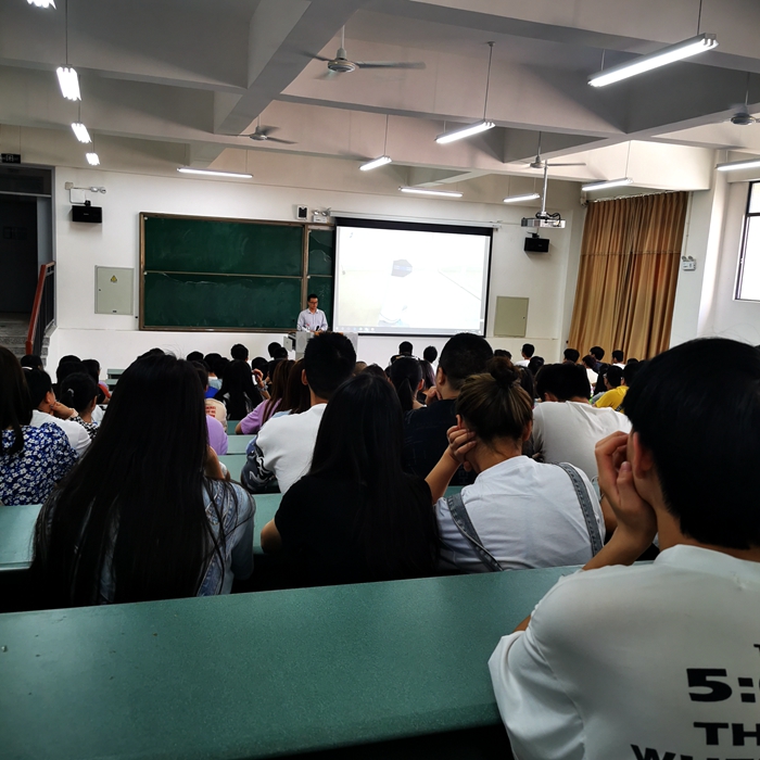 \\tsclient\E\医学技术学院康复治疗专业赵锐老师给2020级对口学生做入学前教育.jpg \\tsclient\E\医学技术学院康复治疗专业赵锐老师给2020级对口学生做入学前教育.jpg