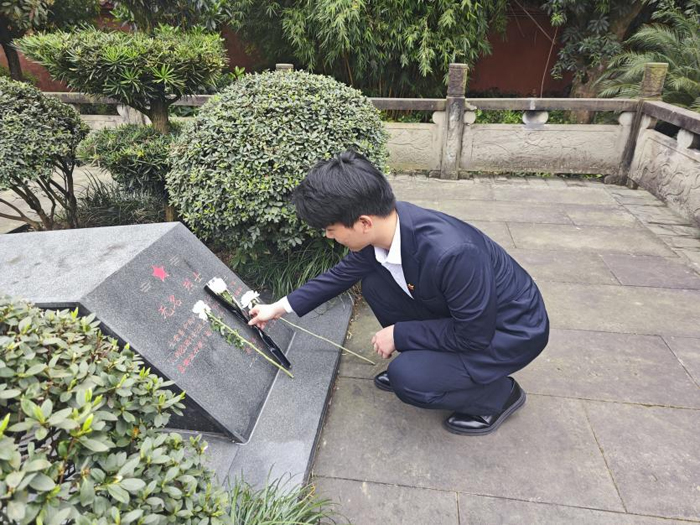 图片4.jpg 图片4.jpg