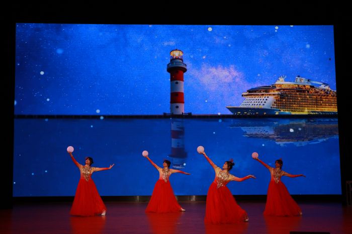 灯火里的中国.jpg 灯火里的中国.jpg
