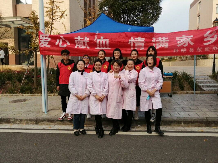工作人员合影.png 工作人员合影.png