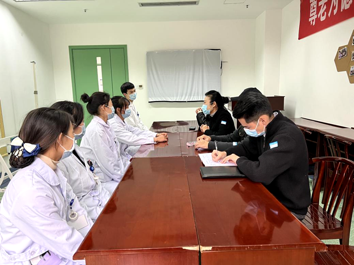 实习生座谈3.png 实习生座谈3.png