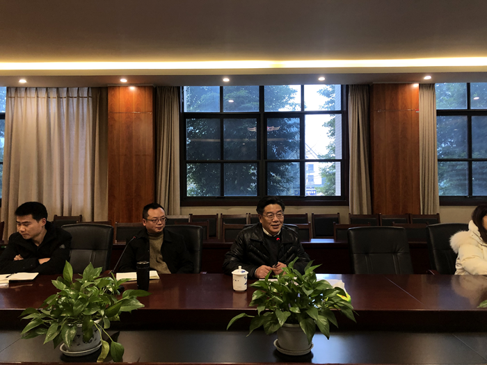 学院党委书记曹启富作专题培训.png 学院党委书记曹启富作专题培训.png