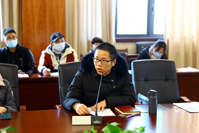 C:\Users\remoteapp\Pictures\单招工作研讨会\2021中心组学习\2021党员述职大会\0111述职年强教师.jpg C:\Users\remoteapp\Pictures\单招工作研讨会\2021中心组学习\2021党员述职大会\0111述职年强教师.jpg