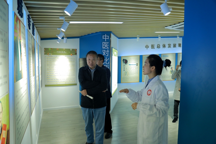 \\tsclient\E\1103社科联5.jpg \\tsclient\E\1103社科联5.jpg