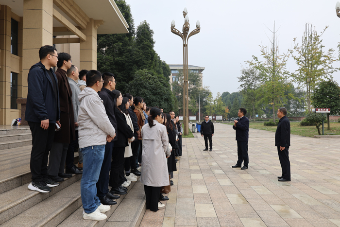 图2.jpg 图2.jpg