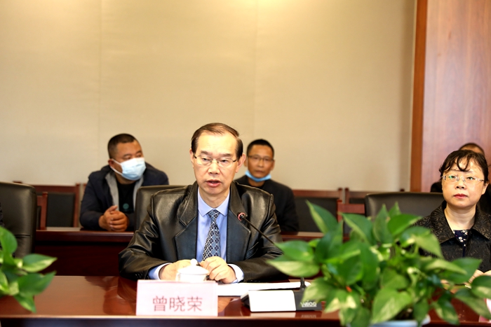 \\tsclient\E\1009见面会2.jpg \\tsclient\E\1009见面会2.jpg