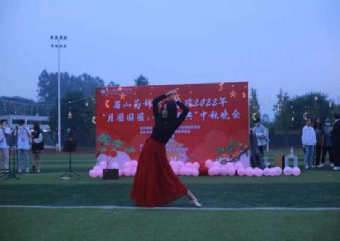 图片4.jpg 图片4.jpg