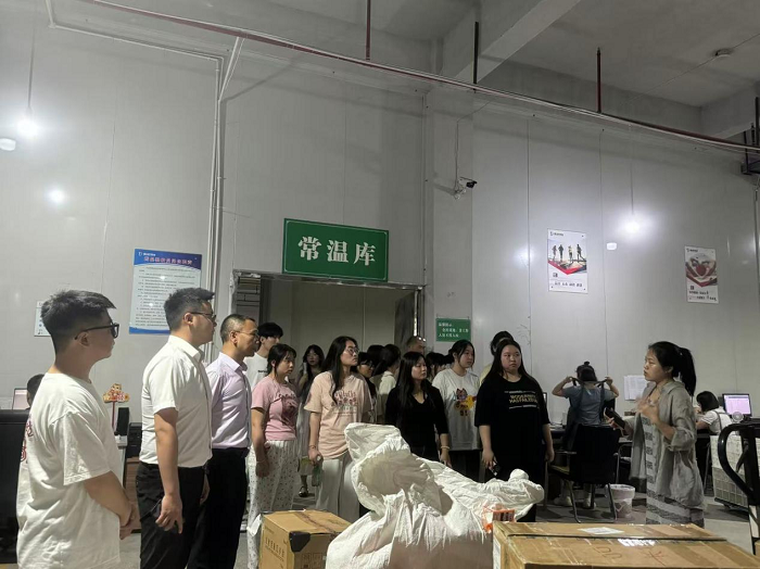 图片2.png 图片2.png