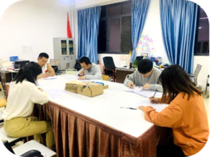辅导员1.png 辅导员1.png