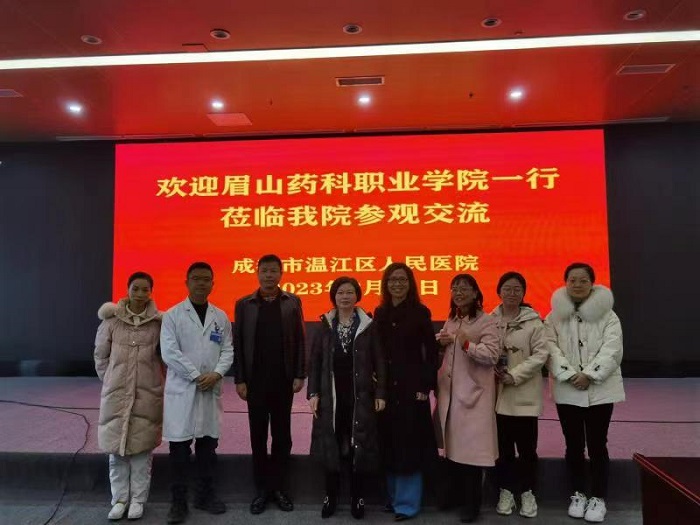 护理合影.jpg 护理合影.jpg