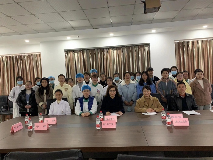 护理座谈.jpg 护理座谈.jpg