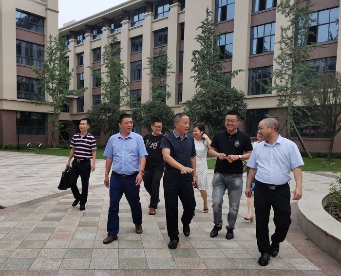 \\tsclient\G\稿件\12\图2 市县领导参观校园 - 副本.jpg \\tsclient\G\稿件\12\图2 市县领导参观校园 - 副本.jpg