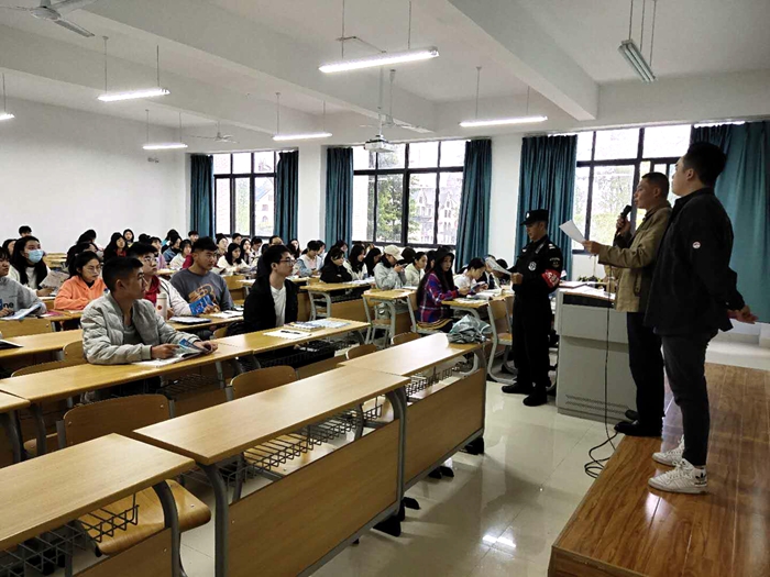 \\tsclient\E\1021反诈宣传2.jpg \\tsclient\E\1021反诈宣传2.jpg
